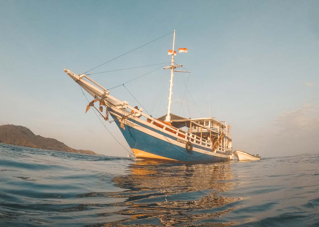 Komodo Islands liveaboard boat indonesia